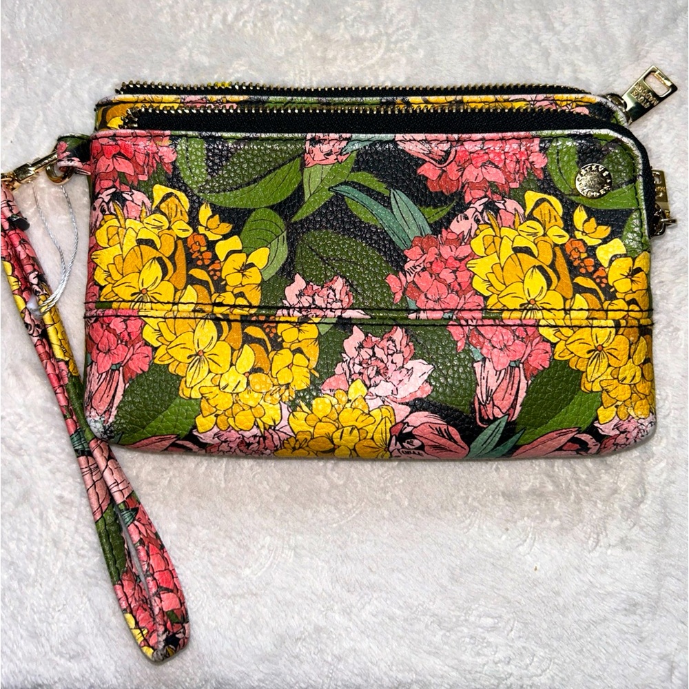**SOLD** Steve Madden Wristlet Wallet